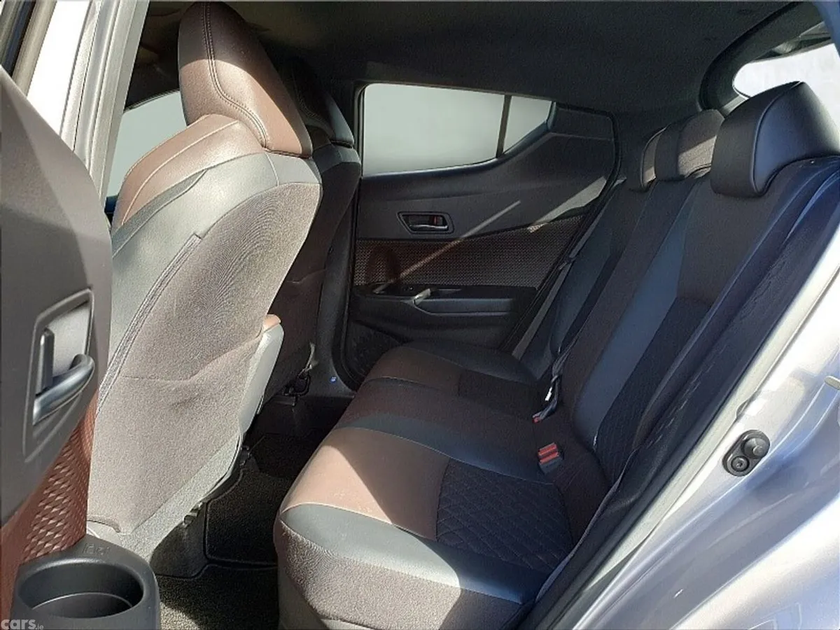Toyota C-HR SUV, Petrol Hybrid, 2018, Silver
