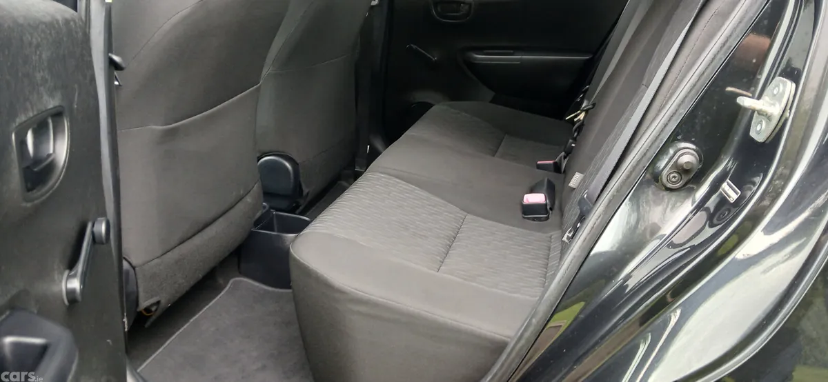 Toyota Yaris Hatchback, Petrol, 2013, Black