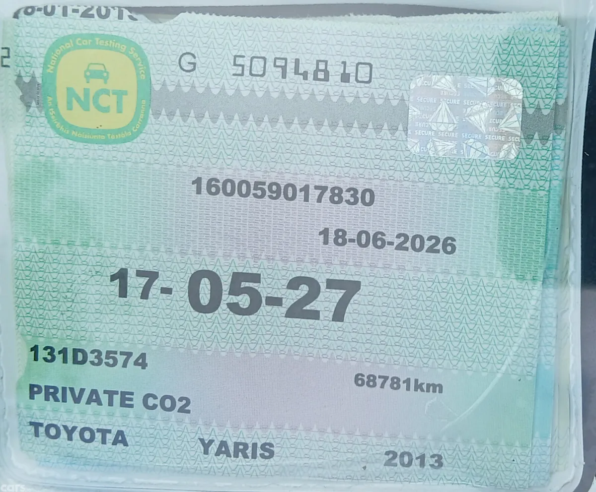 Toyota Yaris Hatchback, Petrol, 2013, Black