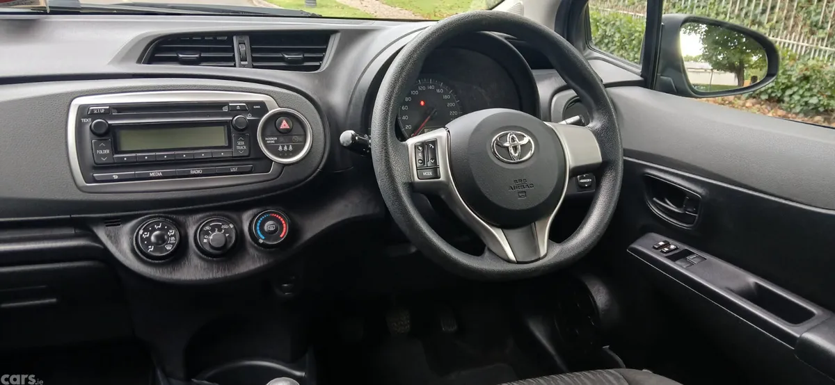 Toyota Yaris Hatchback, Petrol, 2013, Black