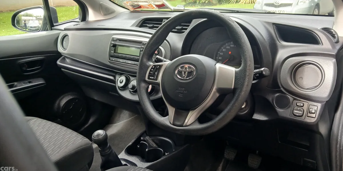 Toyota Yaris Hatchback, Petrol, 2013, Black