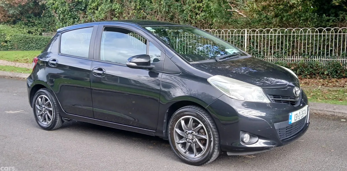 Toyota Yaris Hatchback, Petrol, 2013, Black