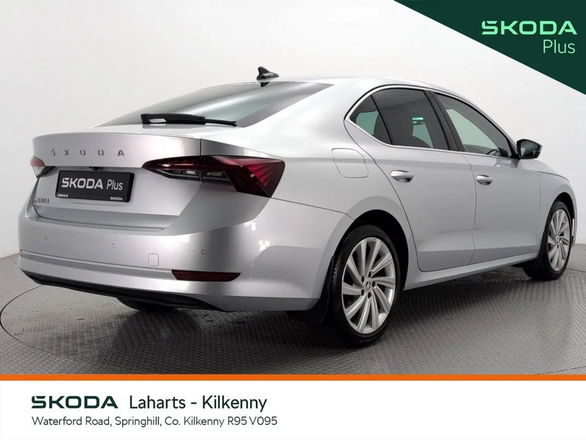 Skoda Octavia Saloon, Petrol, 2024, Silver
