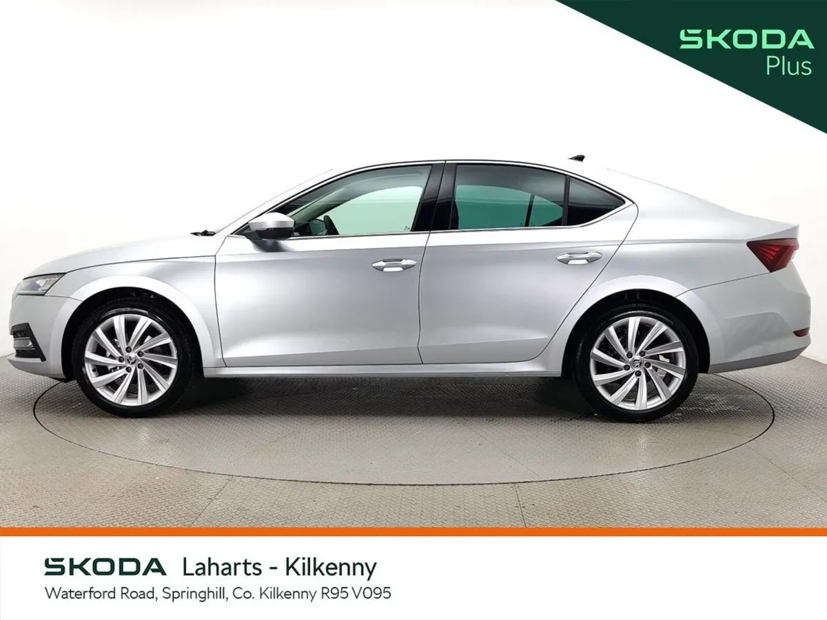 Skoda Octavia Saloon, Petrol, 2024, Silver