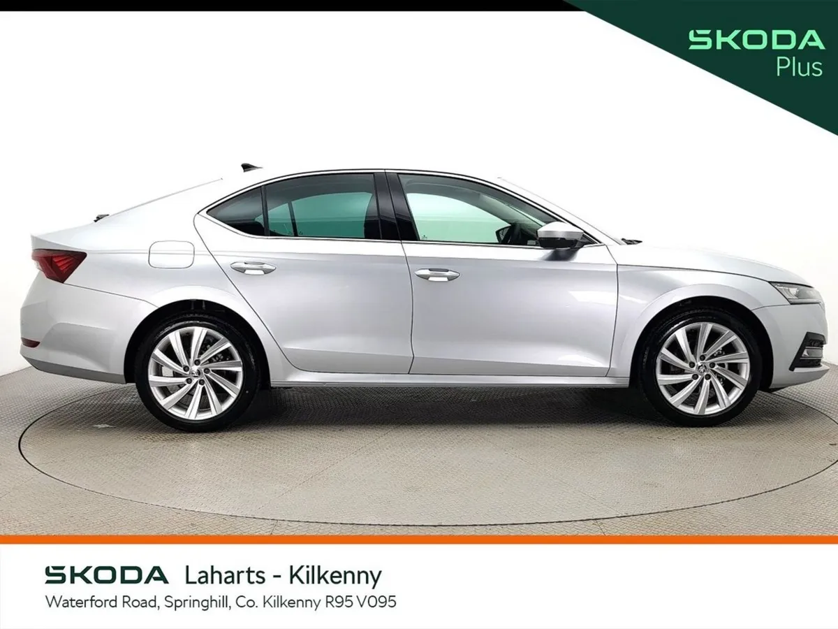 Skoda Octavia Saloon, Petrol, 2024, Silver