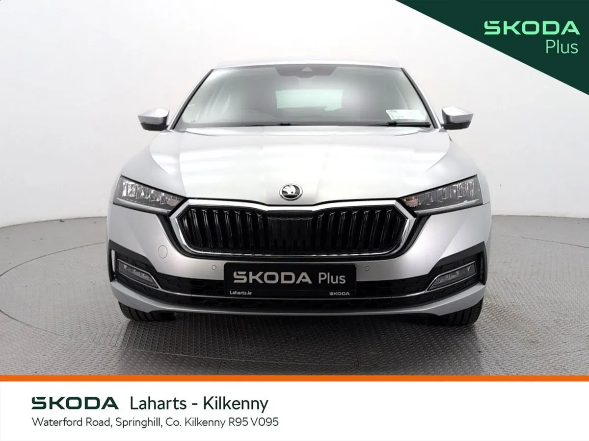 Skoda Octavia Saloon, Petrol, 2024, Silver