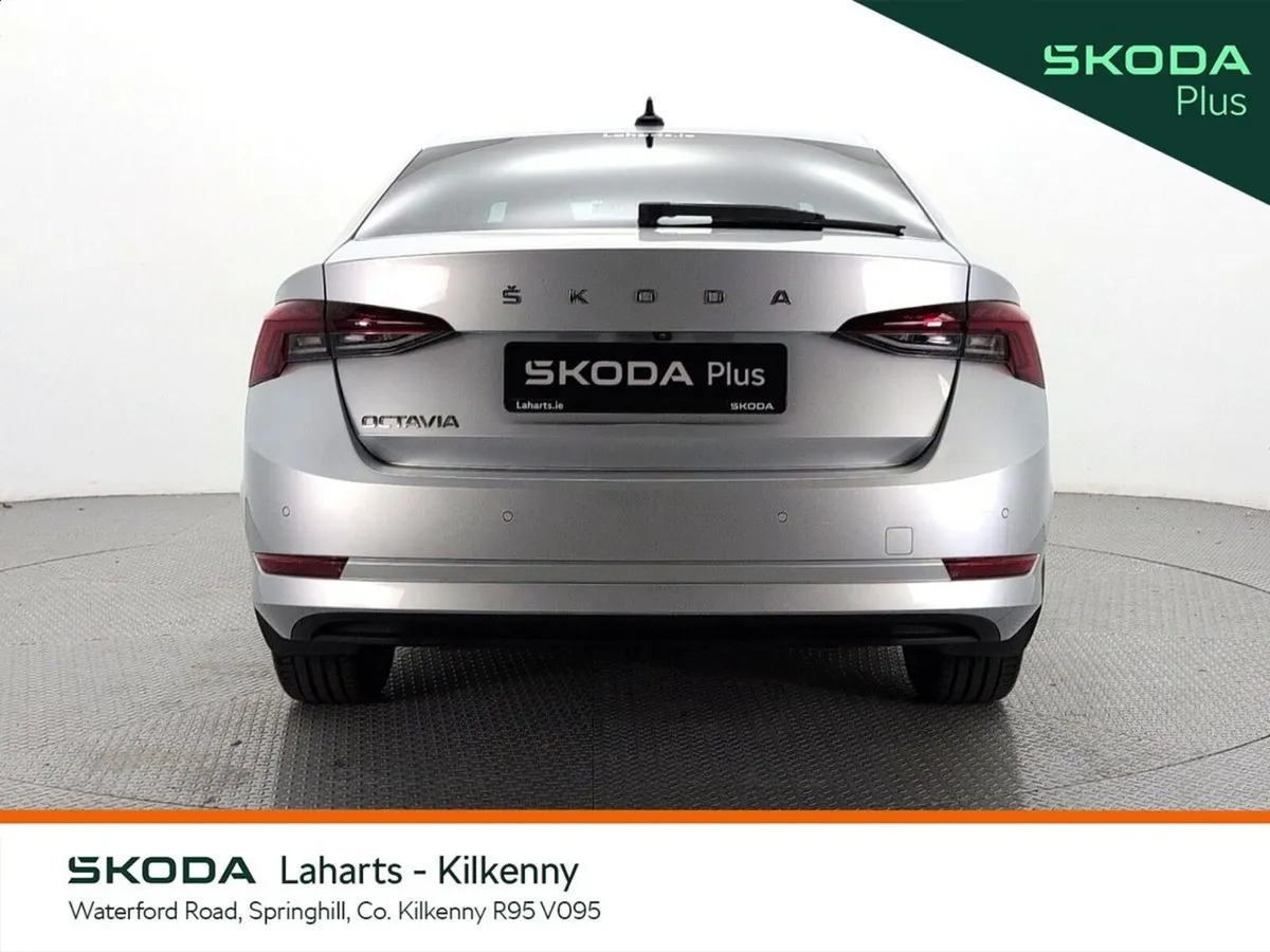 Skoda Octavia Saloon, Petrol, 2024, Silver