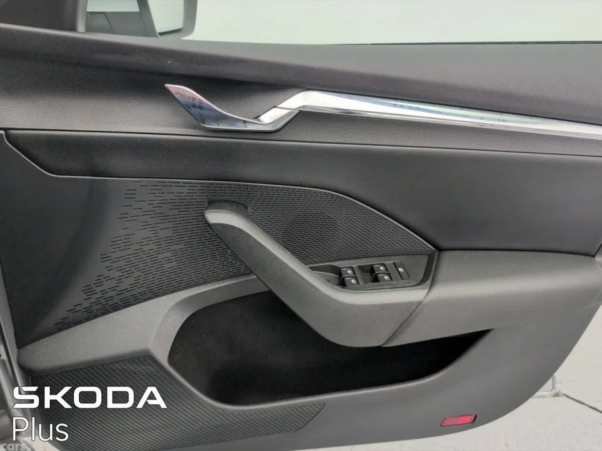 Skoda Octavia Saloon, Petrol, 2024, Silver