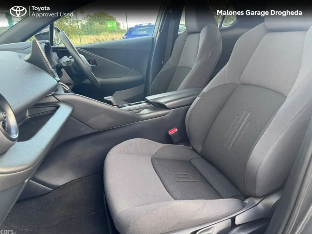 Toyota C-HR SUV, Petrol Hybrid, 2024, Grey