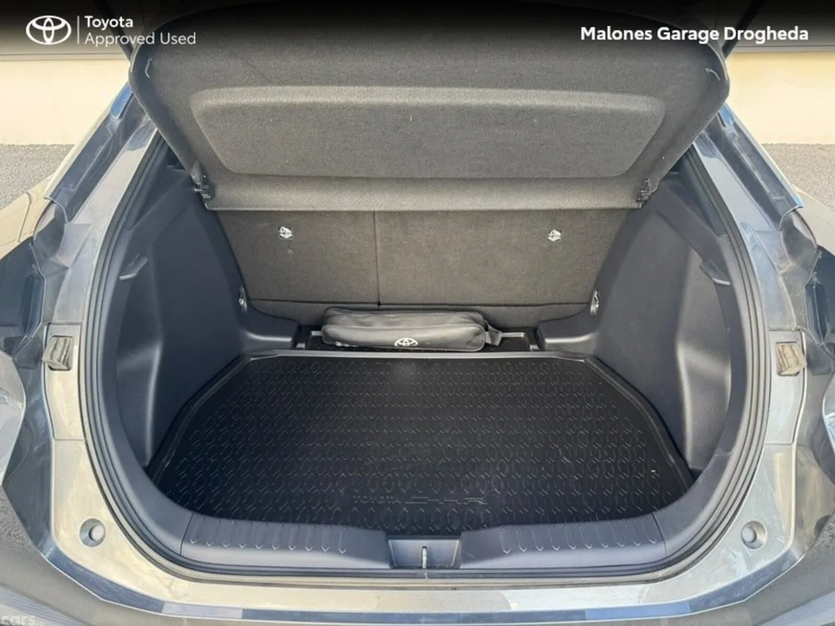 Toyota C-HR SUV, Petrol Hybrid, 2024, Grey