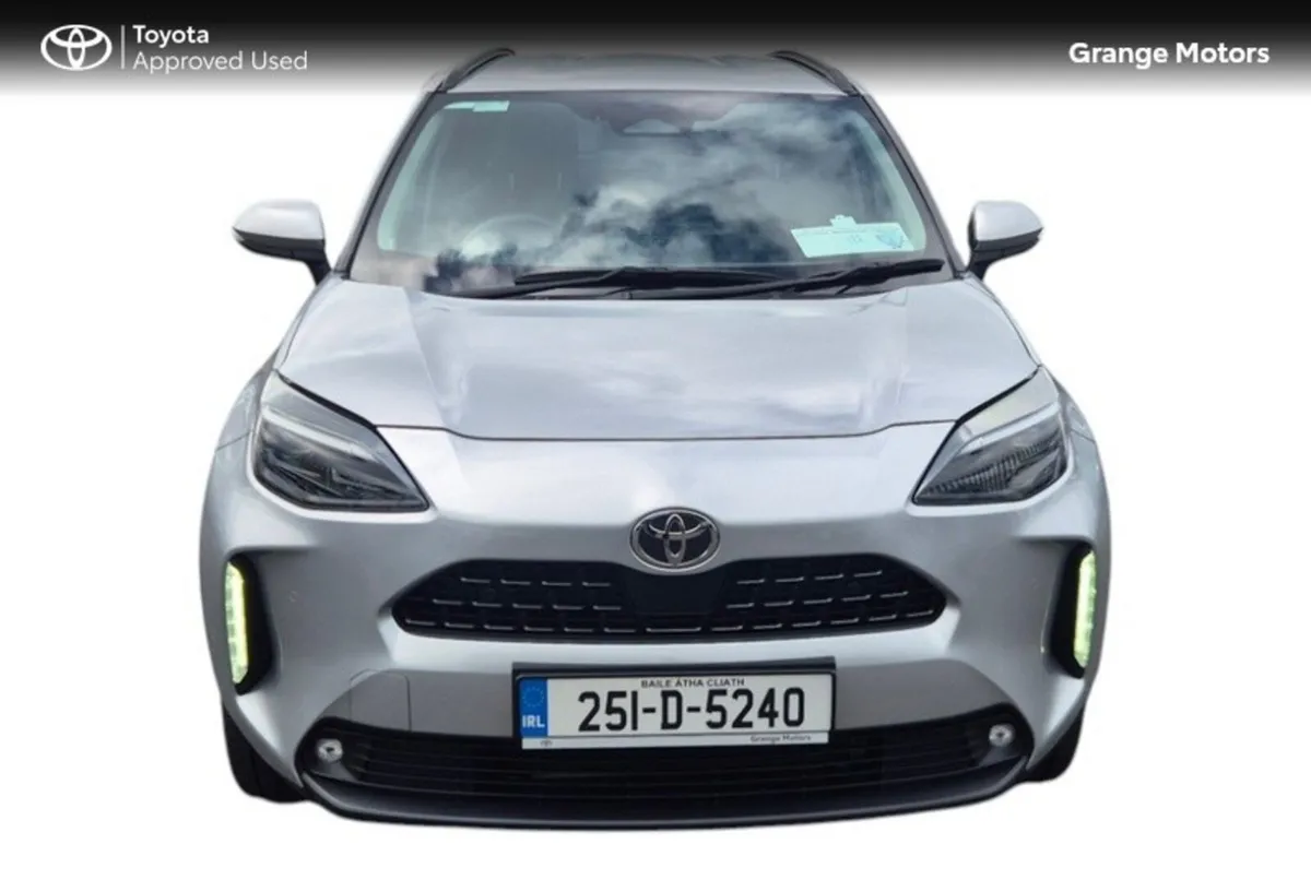 Toyota Yaris Cross Hatchback, Petrol Hybrid, 2025, Silver