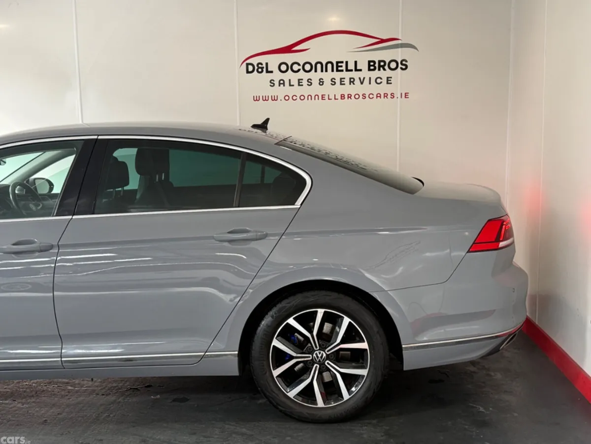 Volkswagen Passat Saloon, Petrol Hybrid, 2022, Grey