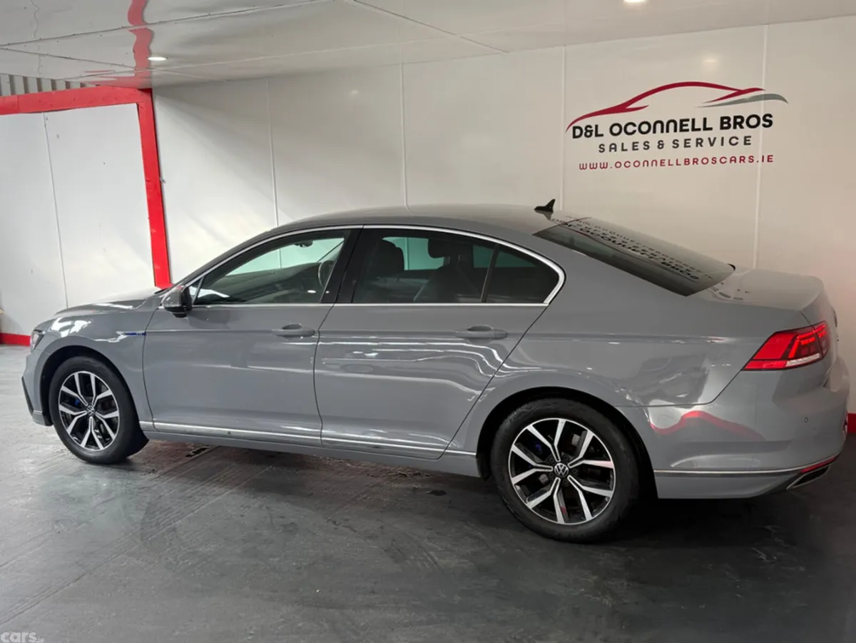 Volkswagen Passat Saloon, Petrol Hybrid, 2022, Grey