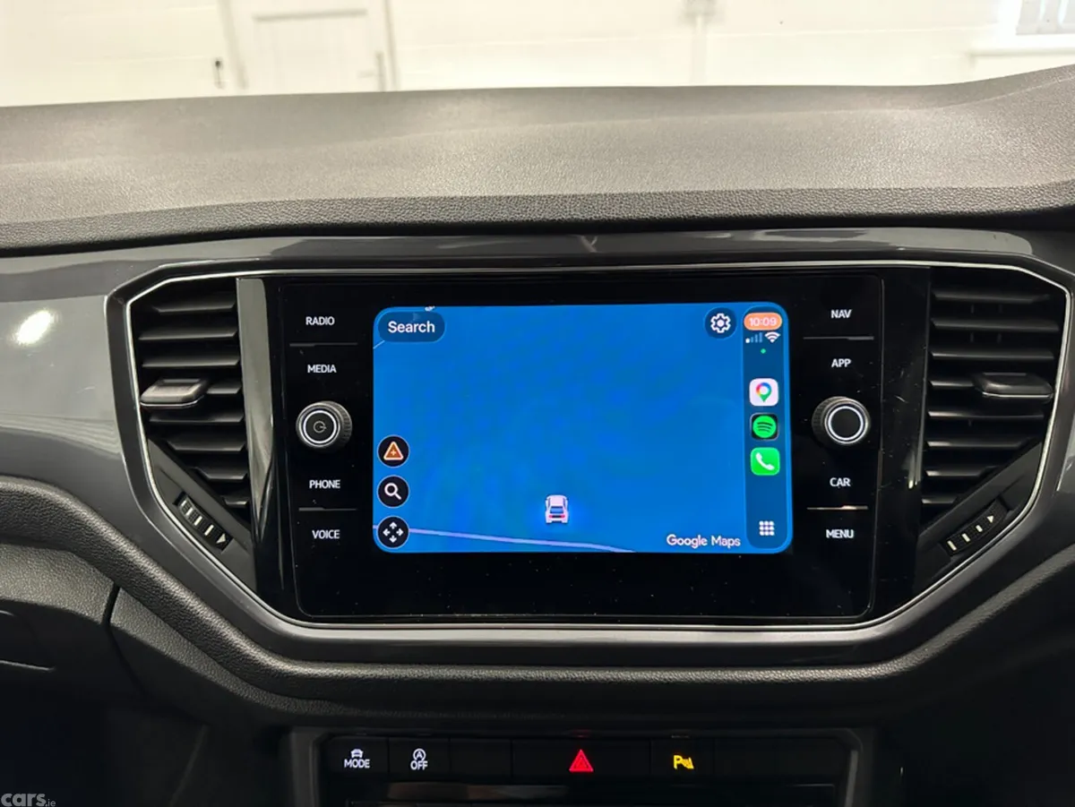 Volkswagen T-Roc Hatchback, Diesel, 2021, White