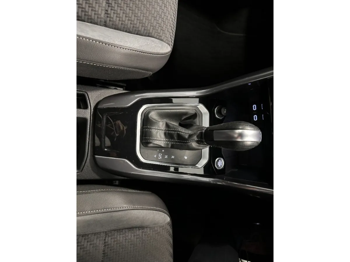 Volkswagen T-Roc Hatchback, Diesel, 2021, White