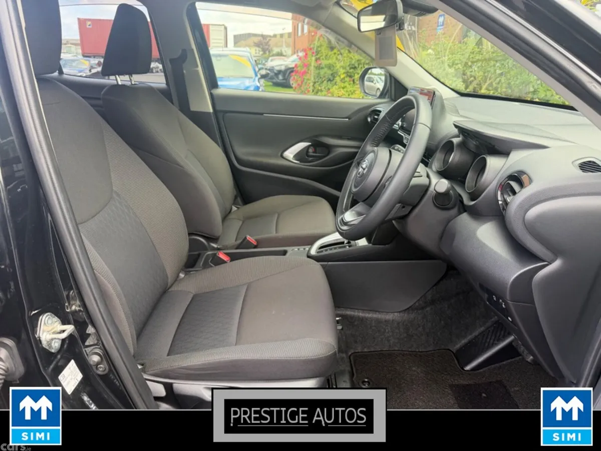 Toyota Yaris Cross SUV, Petrol Hybrid, 2020, Black