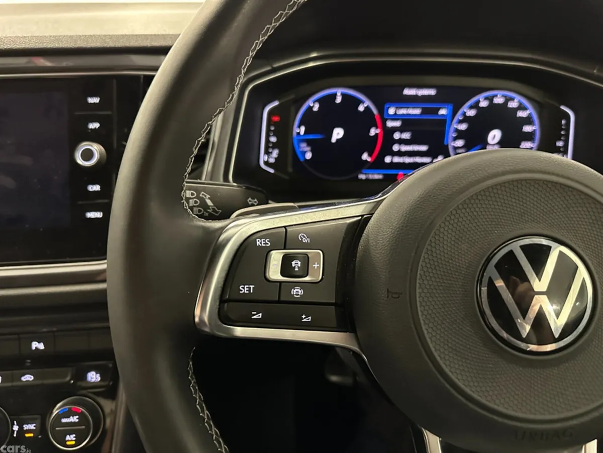 Volkswagen T-Roc Hatchback, Diesel, 2021, White
