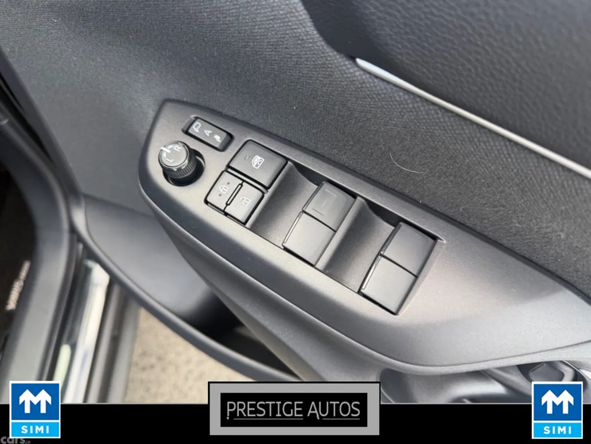Toyota Yaris Cross SUV, Petrol Hybrid, 2020, Black