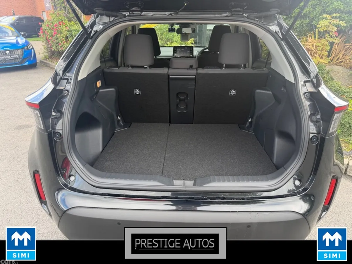 Toyota Yaris Cross SUV, Petrol Hybrid, 2020, Black