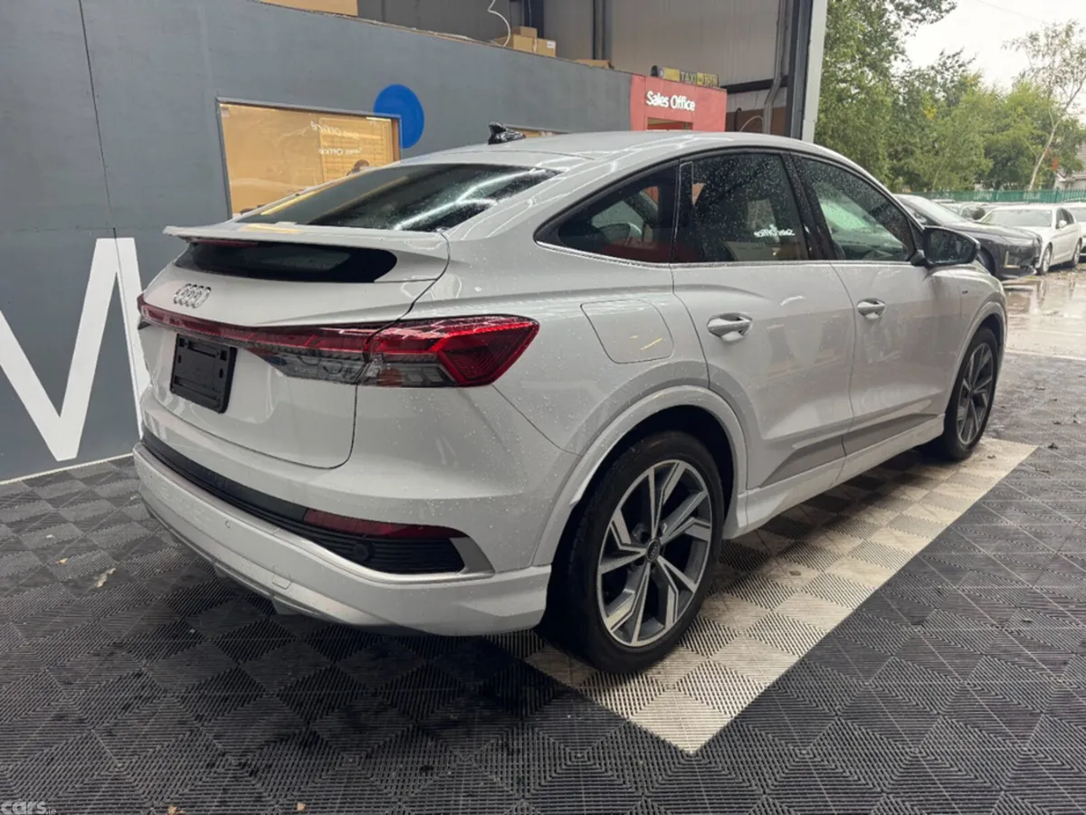 Audi Q4 e-tron SUV, Electric, 2025, White