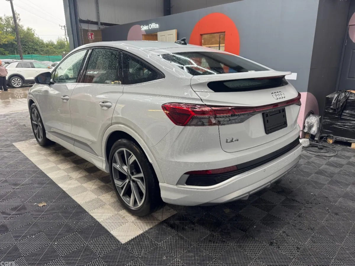 Audi Q4 e-tron SUV, Electric, 2025, White