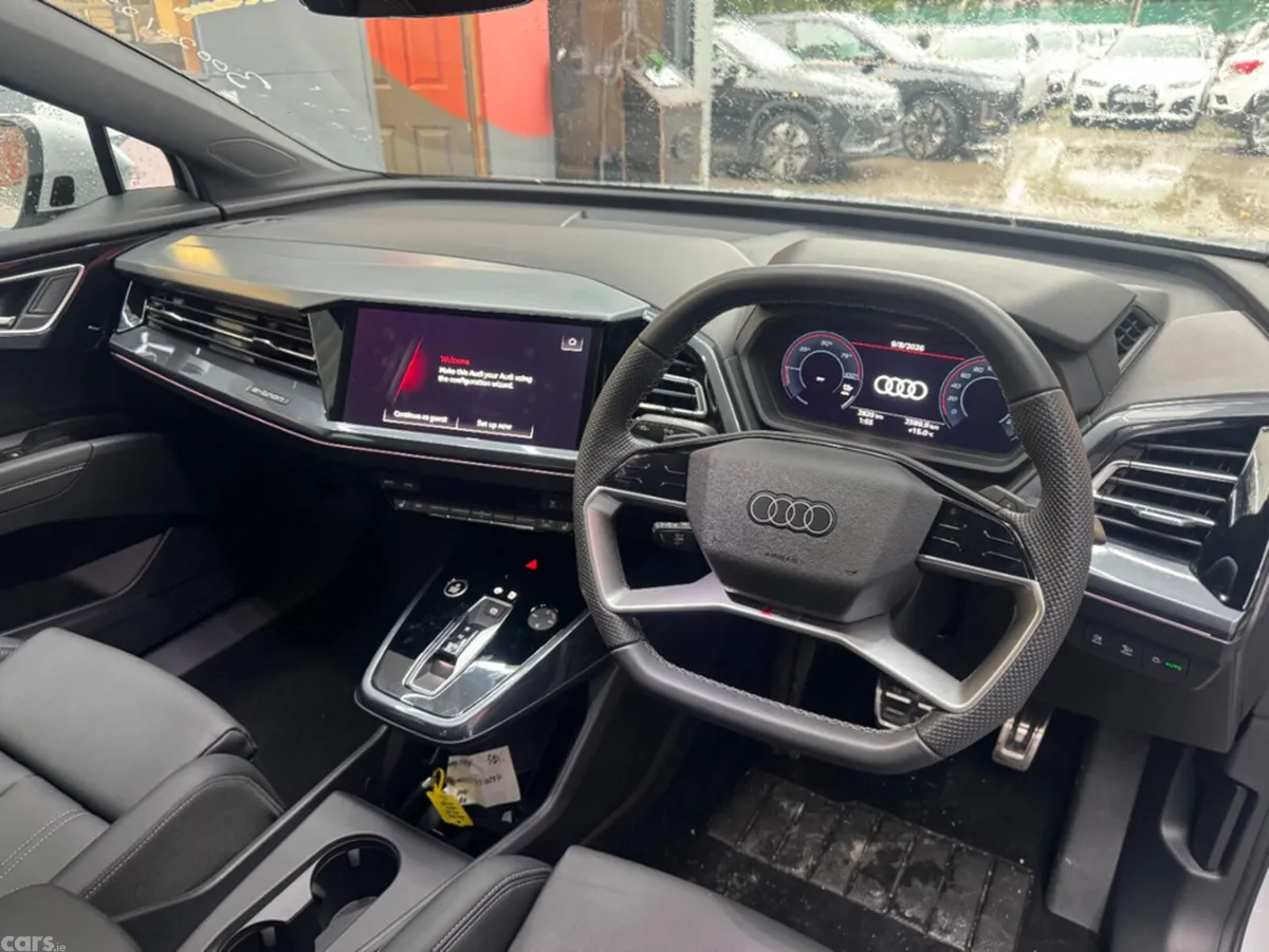 Audi Q4 e-tron SUV, Electric, 2025, White