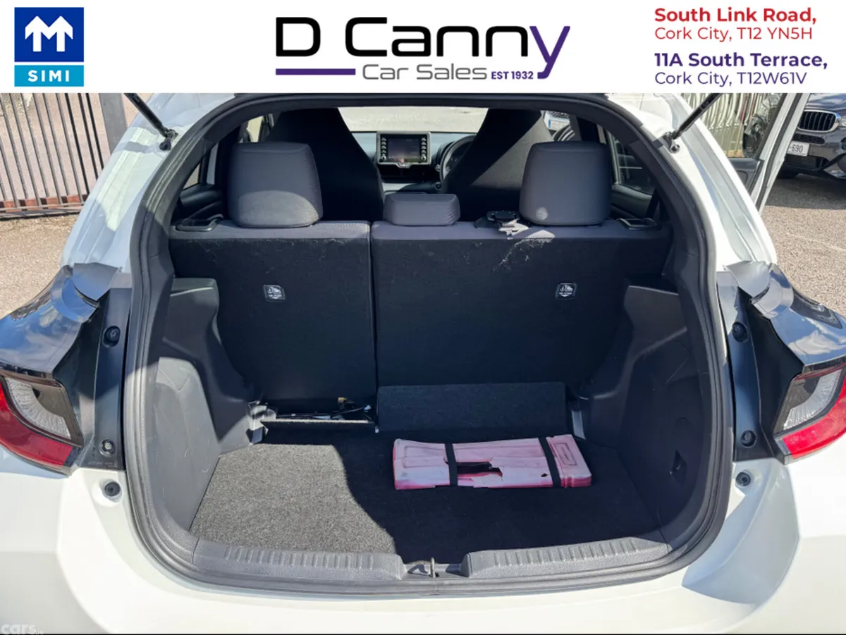 Toyota Yaris Hatchback, Petrol, 2020, White