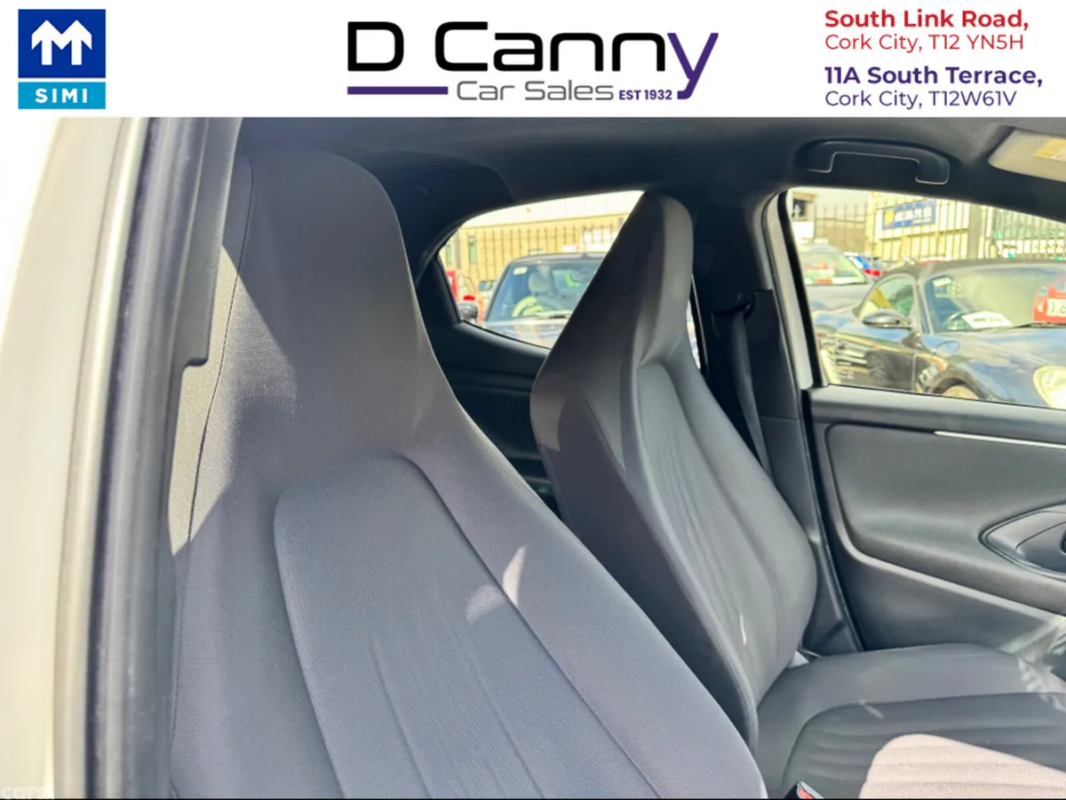 Toyota Yaris Hatchback, Petrol, 2020, White