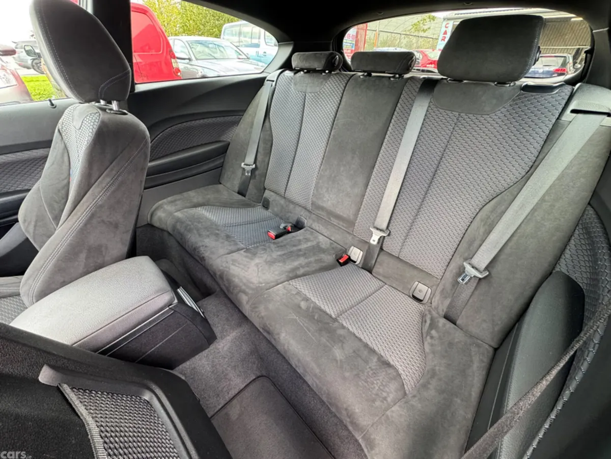 BMW 1-Series Hatchback, Diesel, 2015, Blue