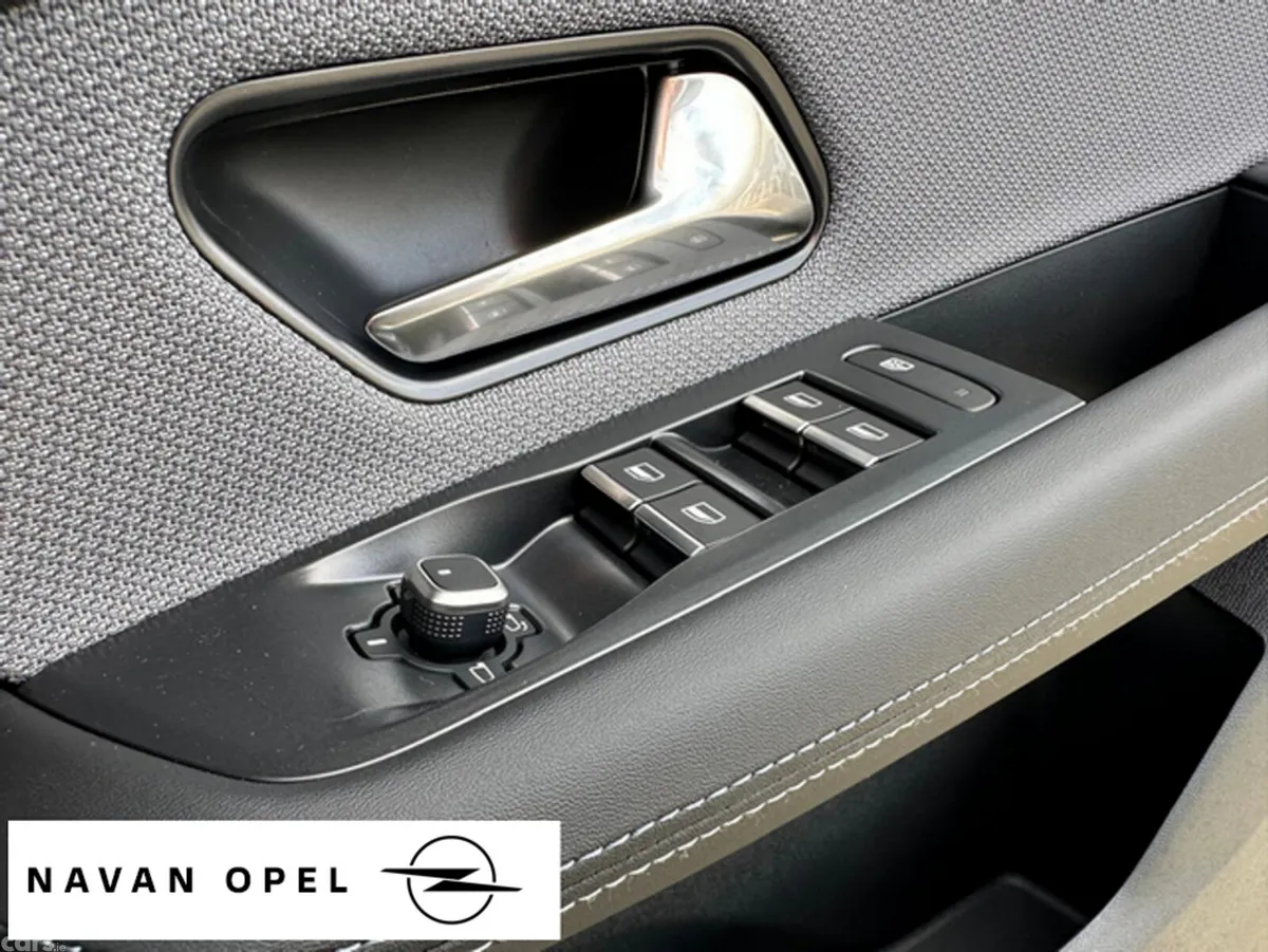 Opel Grandland SUV, Petrol Hybrid, 2027, Silver