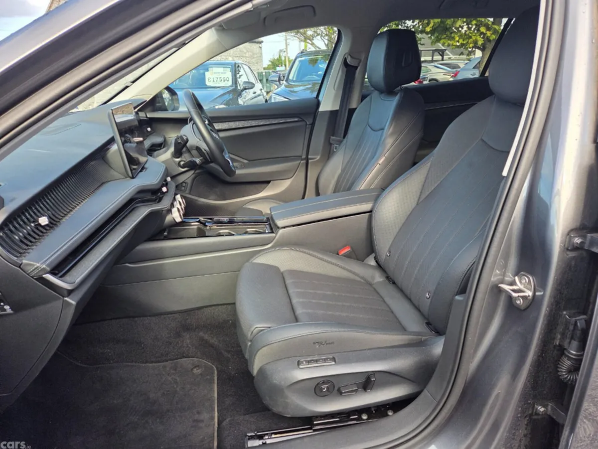 Skoda Superb Estate, Petrol Plug-in Hybrid, 2024, Grey