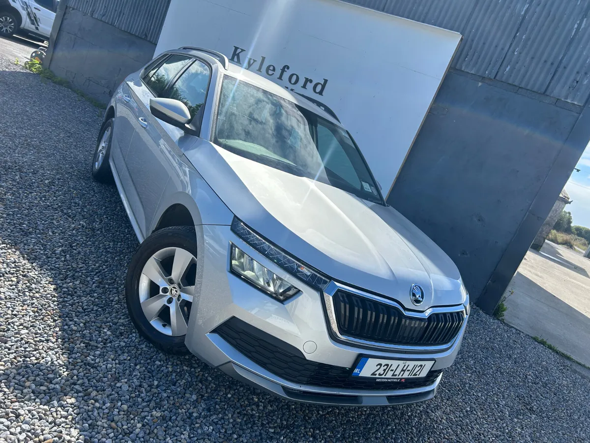 Skoda Kamiq Hatchback, Petrol, 2023, Grey