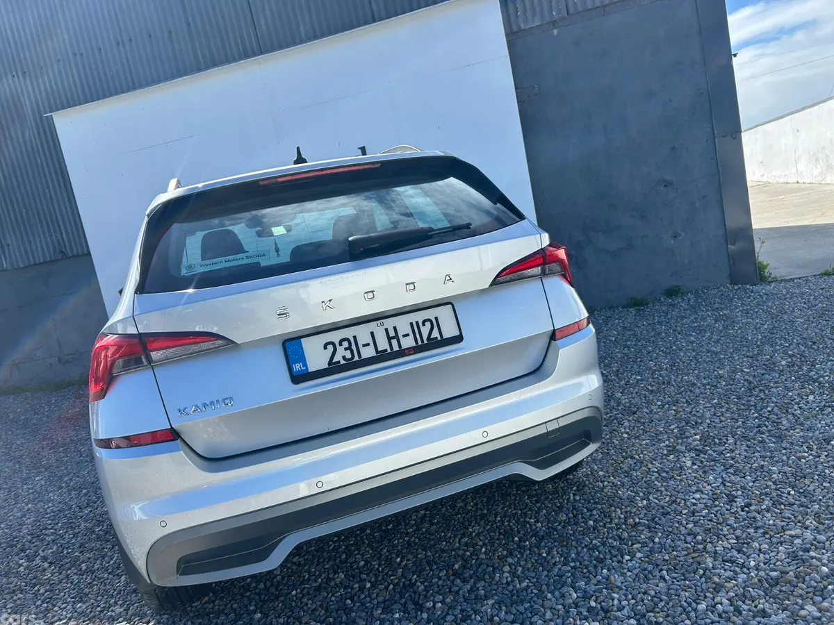 Skoda Kamiq Hatchback, Petrol, 2023, Grey