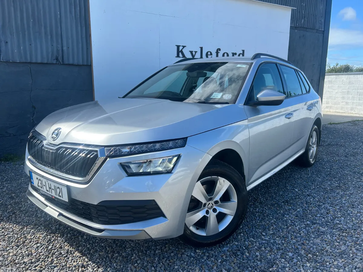 Skoda Kamiq Hatchback, Petrol, 2023, Grey