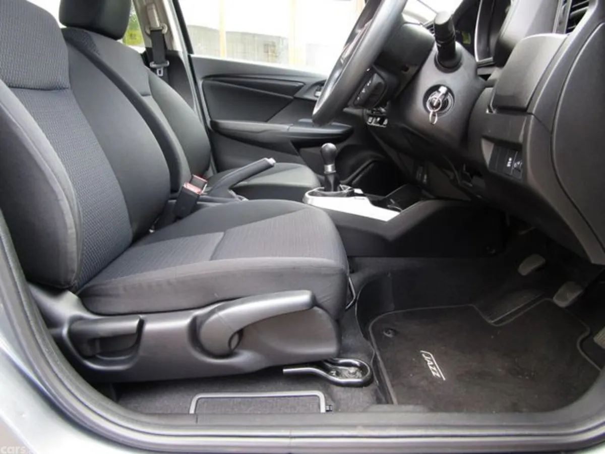 Honda Jazz Hatchback, Petrol, 2019, Grey