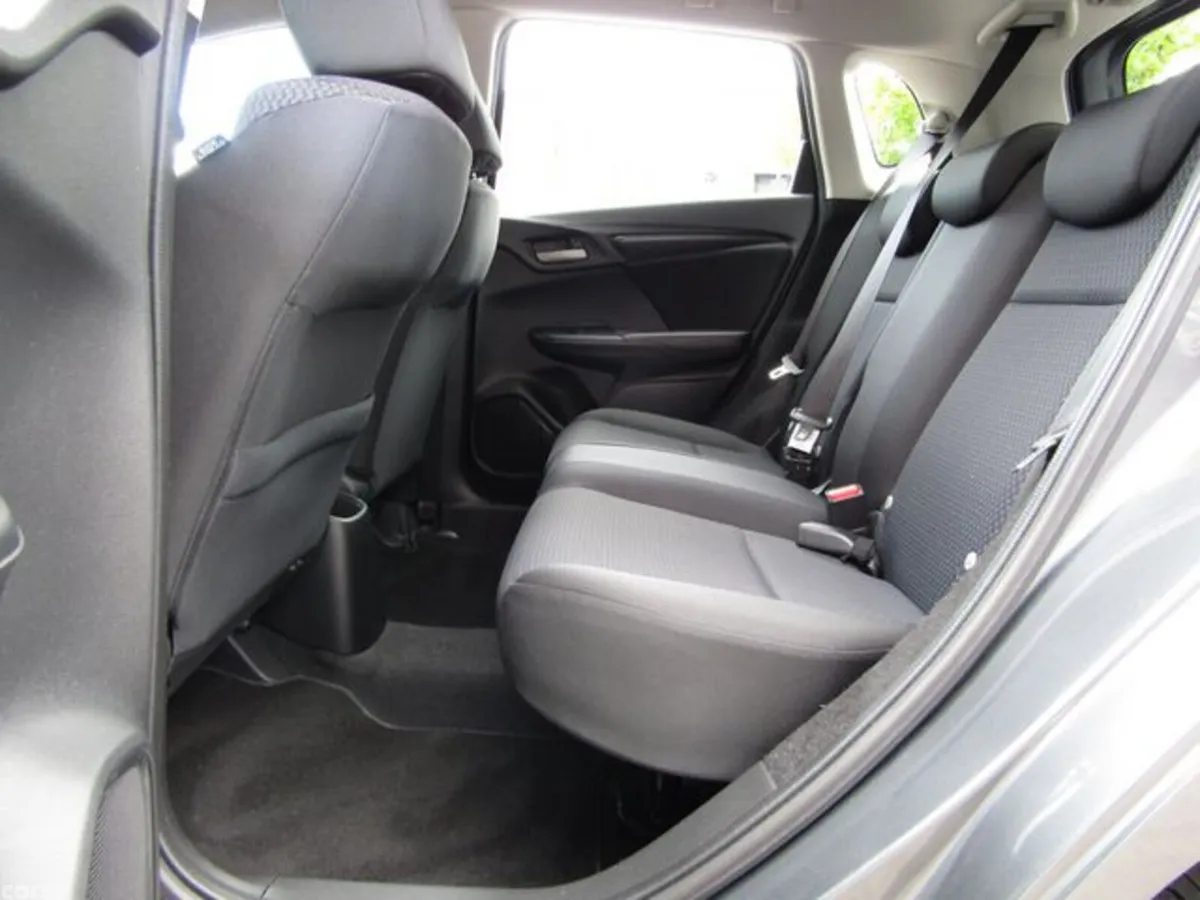 Honda Jazz Hatchback, Petrol, 2019, Grey