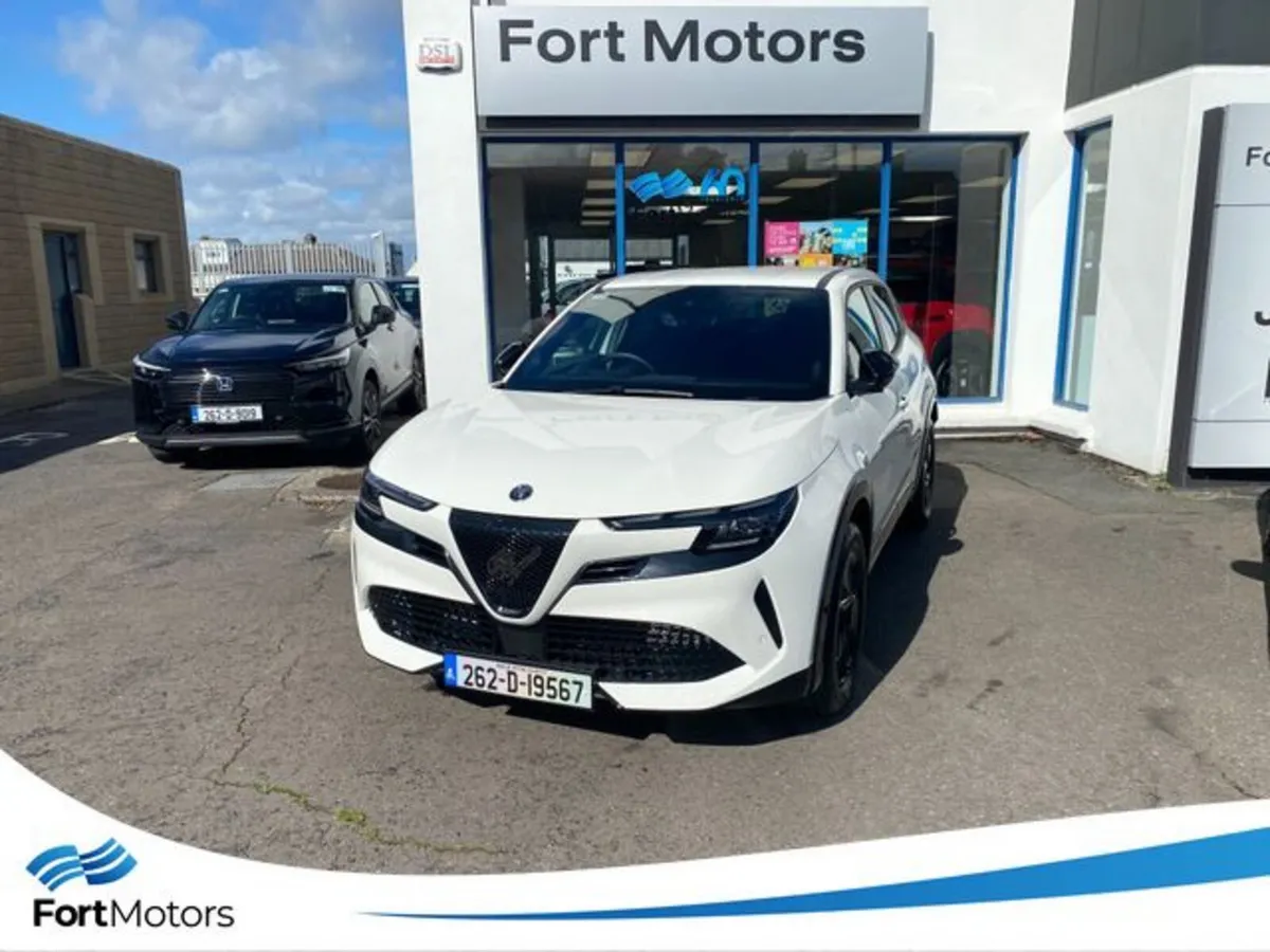 Alfa Romeo Junior Hatchback, Petrol Hybrid, 2026, White
