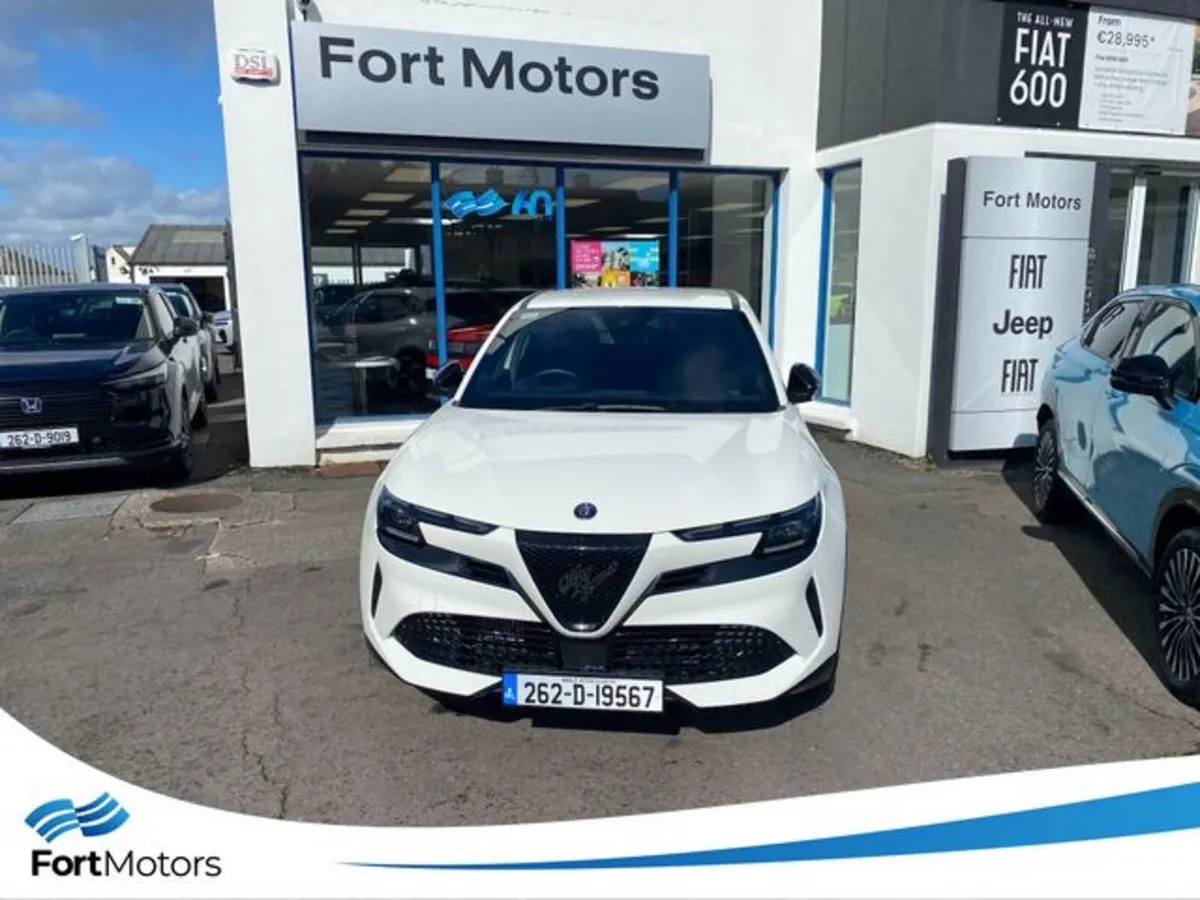 Alfa Romeo Junior Hatchback, Petrol Hybrid, 2026, White