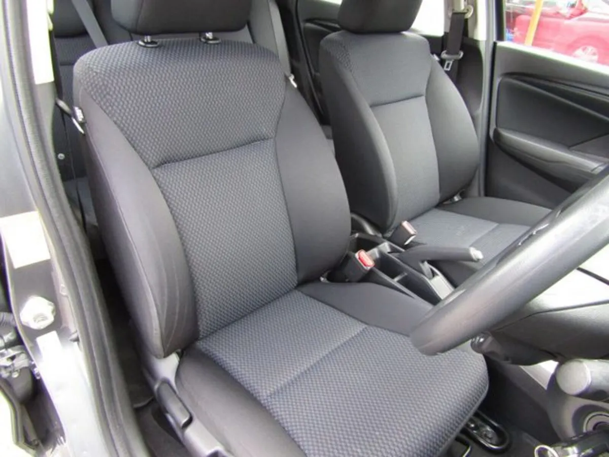 Honda Jazz Hatchback, Petrol, 2019, Grey