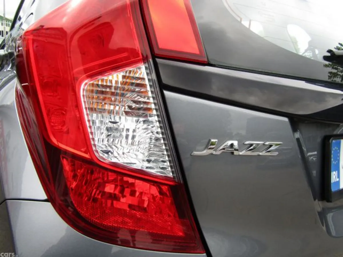 Honda Jazz Hatchback, Petrol, 2019, Grey