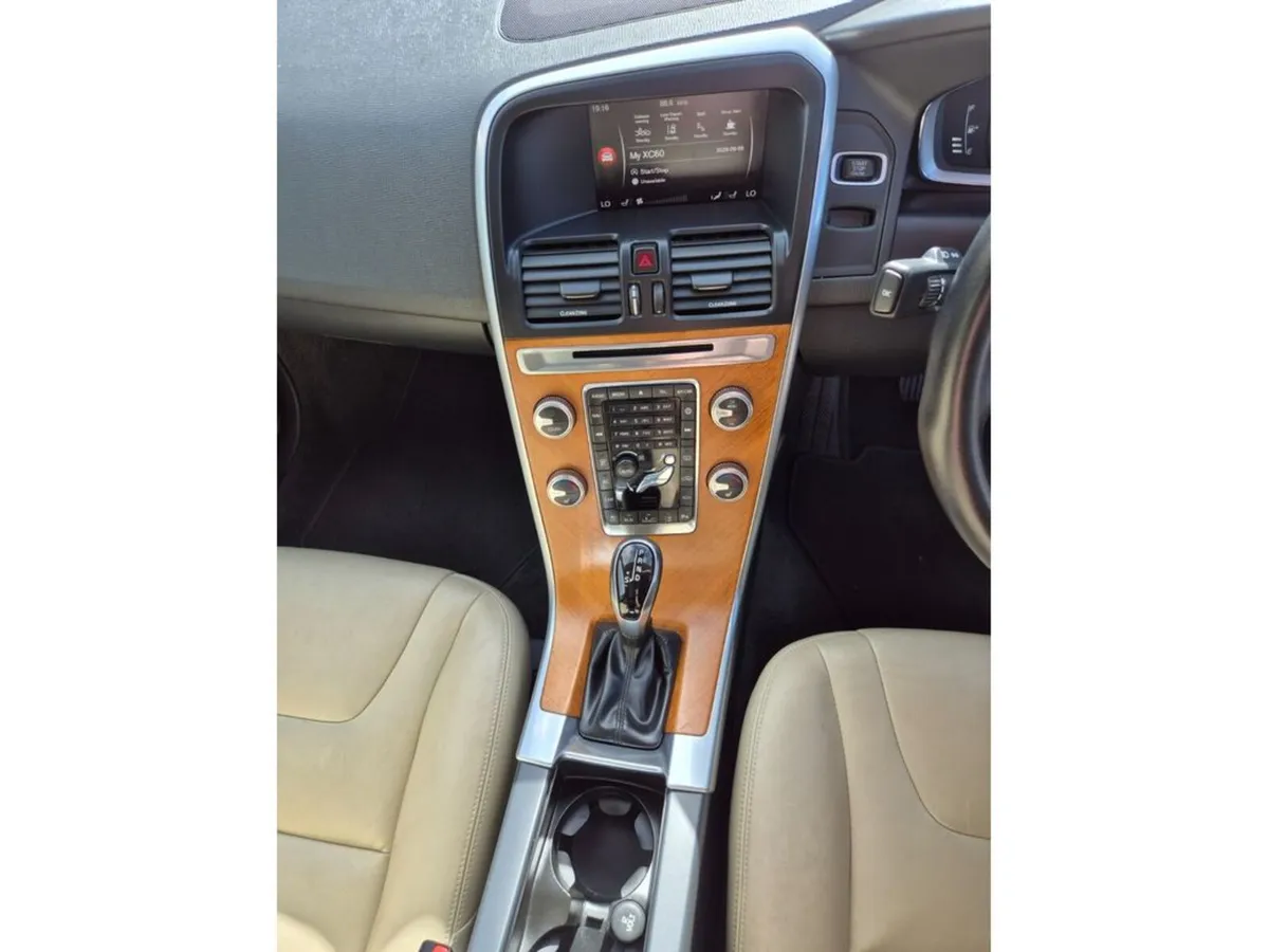 Volvo XC60 SUV, Diesel, 2017, Silver