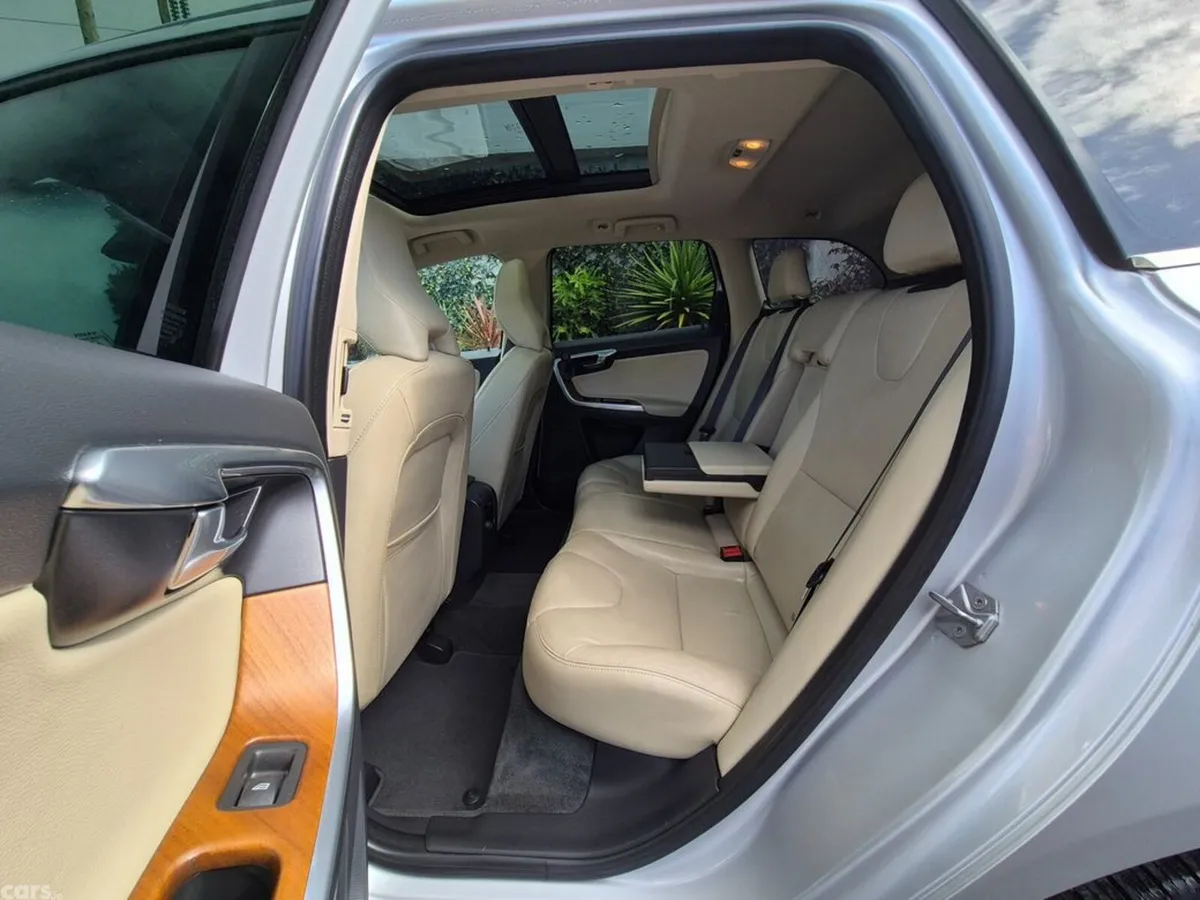 Volvo XC60 SUV, Diesel, 2017, Silver