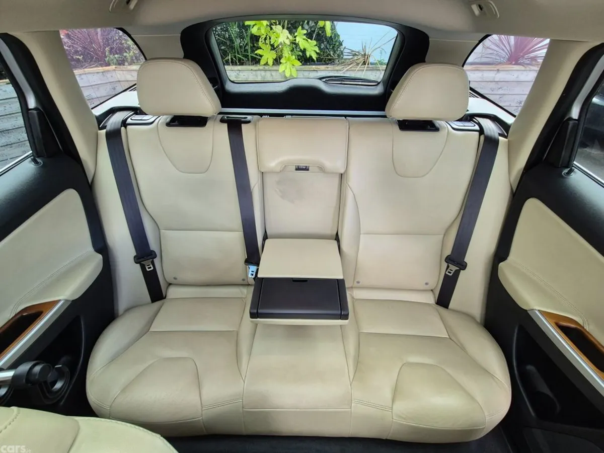 Volvo XC60 SUV, Diesel, 2017, Silver