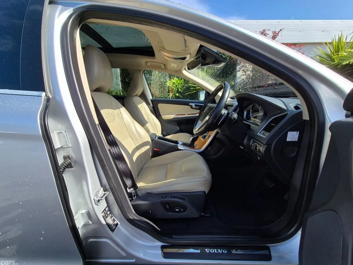 Volvo XC60 SUV, Diesel, 2017, Silver