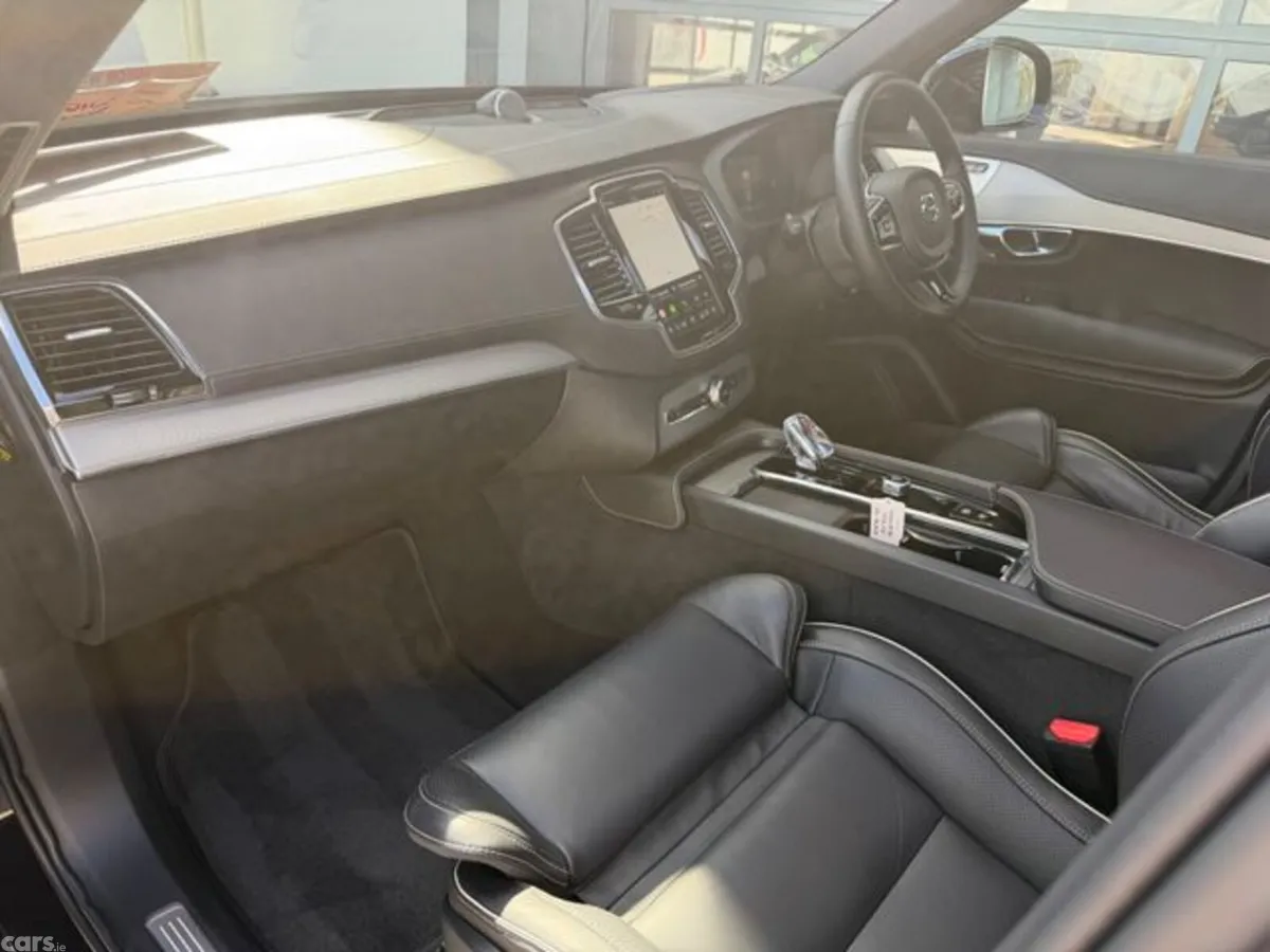 Volvo XC90 SUV, Petrol Plug-in Hybrid, 2024, Black