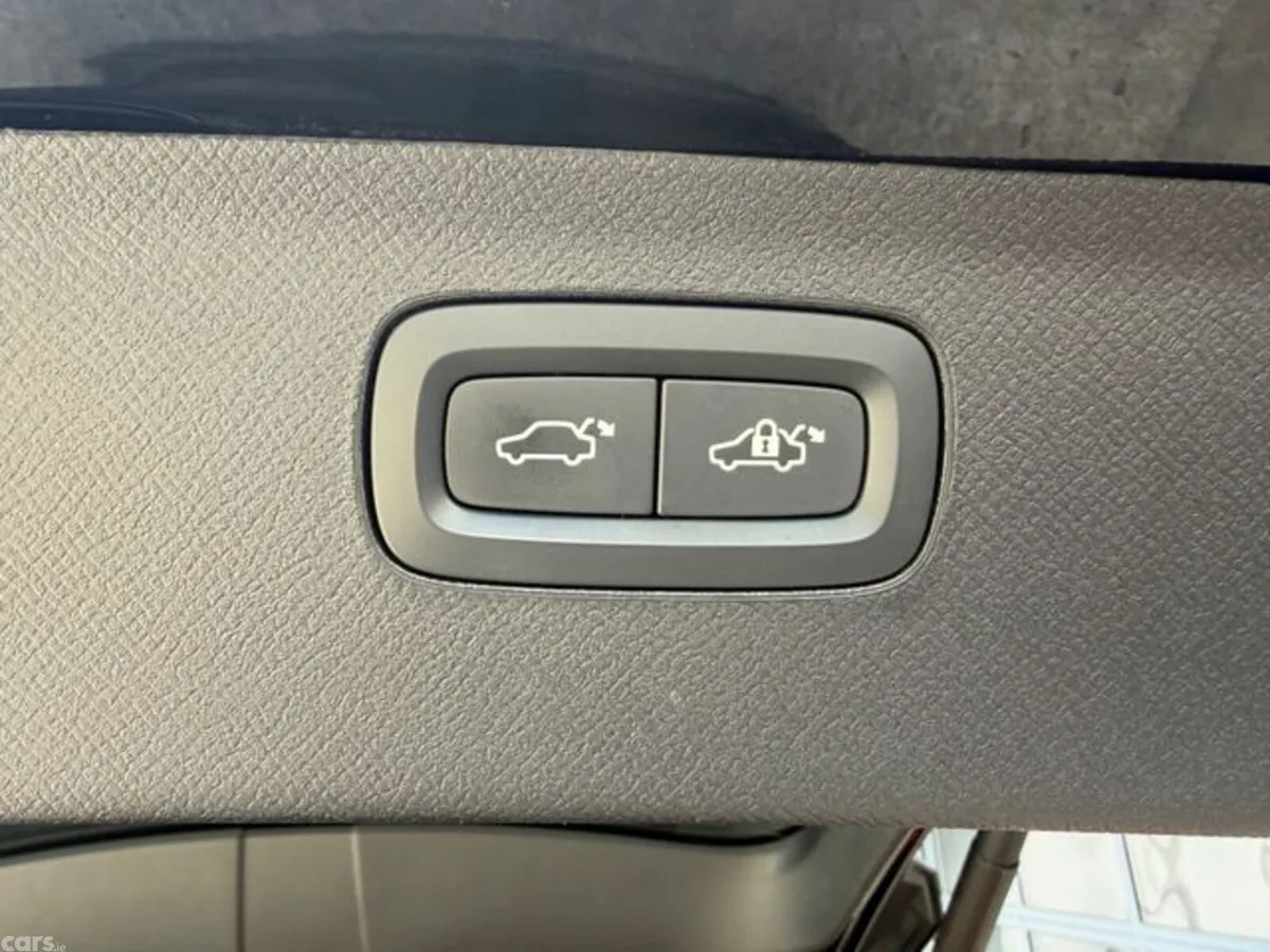 Volvo XC90 SUV, Petrol Plug-in Hybrid, 2024, Black