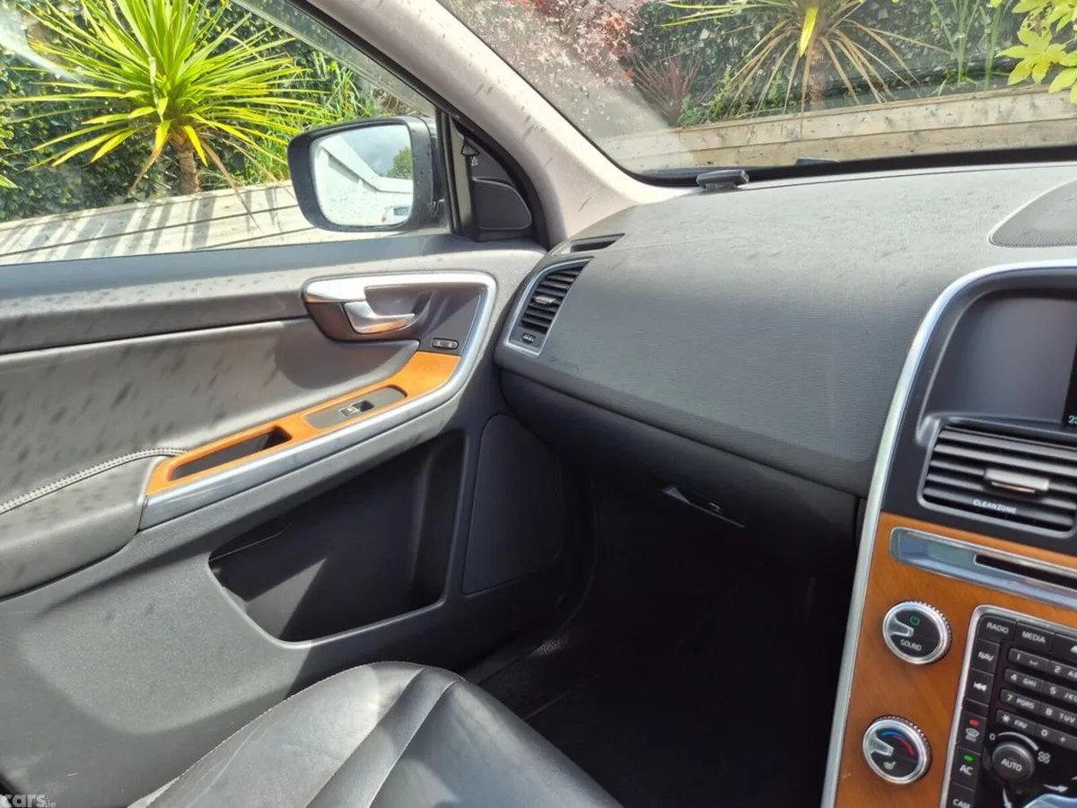 Volvo XC60 SUV, Diesel, 2017, Black