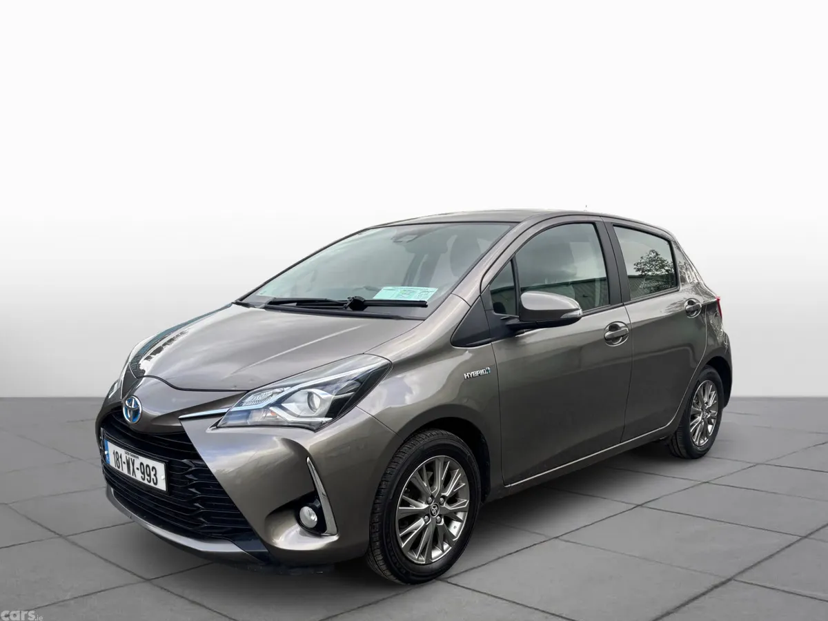Toyota Yaris MPV, Petrol Hybrid, 2018, Grey