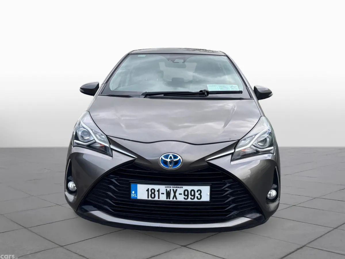 Toyota Yaris MPV, Petrol Hybrid, 2018, Grey