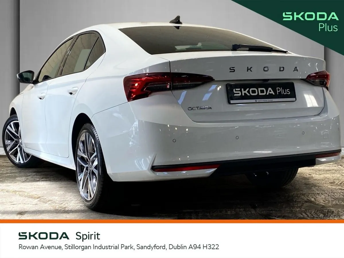 Skoda Octavia Saloon, Petrol, 2024, White